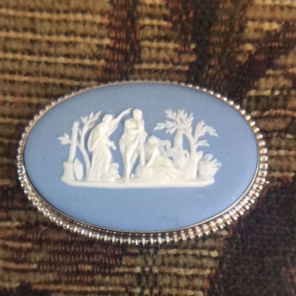 Authentic Vntg. Sterling Silver Wedgewood Brooch Made In England In Original Box